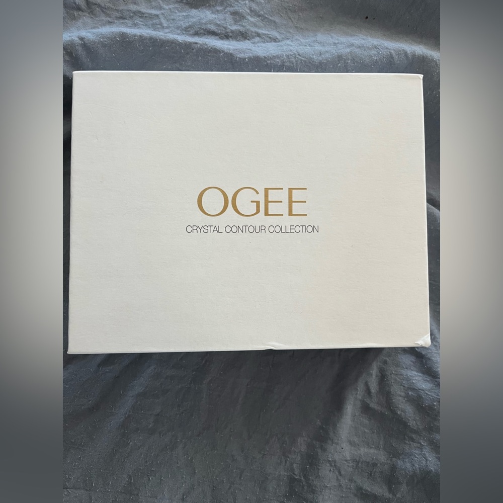 Ogee Sculpted Face Sticks